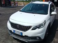 Usata Peugeot 2008 Allure 100 CV (73 kW) 2017 Bianco SUV
