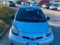 Usata Toyota Aygo 68 CV (50 kW) 2011 Grigio Utilitaria