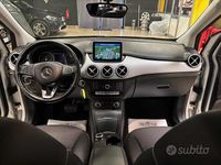 Usata Mercedes B180 109 CV (80 kW) 2015 Grigio Monovolume