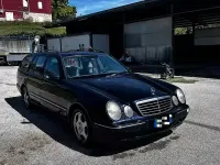 Usata Mercedes E270 170 CV (125 kW) 2001 Bluazzurro Station wagon
