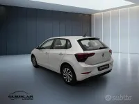 Usata VW Polo Life 80 CV (58 kW) 2023 Argento Utilitaria