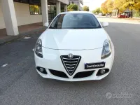Usata Alfa Romeo Giulietta Distinctive 120 CV (88 kW) 2015 Bianco Utilitaria