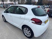 Usata Peugeot 208 Active 68 CV (50 kW) 2016 Bianco Utilitaria