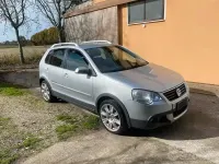 Usado VW Polo Cross 75 CV (55 kW) 2006 Gris Utilitario