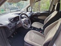 Usata Ford Tourneo Courier Titanium 95 CV (69 kW) 2015 Oro Monovolume