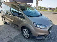 Usata Ford Transit Courier Titanium 101 CV (74 kW) 2018 Marrone Furgone
