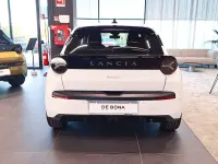 Nuova Lancia Ypsilon 110 CV (80 kW) 2026 Vernice bianco marmo Utilitaria