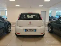 Usado Fiat Punto Street 75 CV (55 kW) 2014 Blanco Utilitario