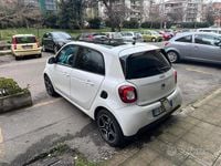 Usata Smart ForFour Proxy 70 CV (51 kW) 2015 Bianco Utilitaria
