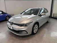 Usata VW Golf VIII Life 110 CV (80 kW) 2023 Grigio argento met Berlina