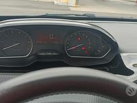 Usata Peugeot 2008 Allure 82 CV (60 kW) 2018 Verde SUV