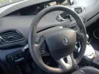 Usata Renault Scénic 110 CV (80 kW) 2011 Nero Monovolume
