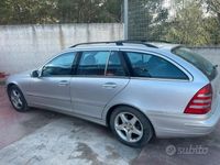 Usata Mercedes C220 95 CV (69 kW) 2002 Grigio Station wagon