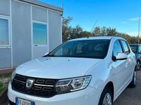 Usata Dacia Sandero Lauréate 75 CV (55 kW) 2017 Bianco Berlina