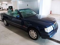 Usata Mercedes E200 1994 Blu Cabrio