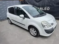 Usata Renault Modus 101 CV (74 kW) 2009 Bianco Monovolume