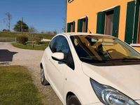 Usata Ford Ka 69 CV (50 kW) 2016 Bianco Berlina