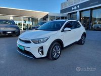 Usata Kia Stonic Style 83 CV (61 kW) 2022 Bianco SUV