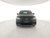 Usata VW Tiguan R-line 150 CV (110 kW) 2023 Deep black perlato SUV