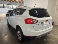 Usata Ford Kuga Titanium 140 CV (102 kW) 2012 Bianco SUV