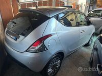 Usata Lancia Ypsilon 86 CV (63 kW) 2013 Grigio Utilitaria