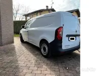 Usata Renault Kangoo 50 kW (69 CV) 2026 Bianco Monovolume