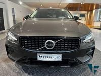 Usata Volvo V60 145 CV (106 kW) 2024 Grigio Station wagon