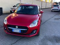 Usado Suzuki Swift 83 CV (61 kW) 2023 Rojo Berlina