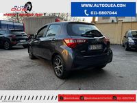 Usata Toyota Yaris Hybrid Active 73 CV (53 kW) 2018 Grigio Berlina