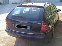 Usata Mercedes C220 Elegance 143 CV (105 kW) 2004 Blu/azzurro Station wagon