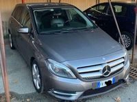 Usata Mercedes B180 110 CV (80 kW) 2012 Grigio Monovolume