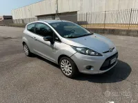 Usata Ford Fiesta 60 CV (44 kW) 2010 Grigio Utilitaria