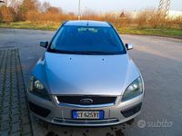 Usata Ford Focus 110 CV (80 kW) 2005 Grigio Station wagon