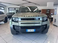 Usata Land Rover Defender SE 200 CV (147 kW) 2024 Verde SUV