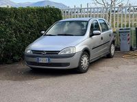 Usata Opel Corsa Comfort 75 CV (55 kW) 2002 Grigio Berlina