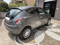 Usata Lancia Ypsilon Gold 80 CV (58 kW) 2017 Grigio Utilitaria