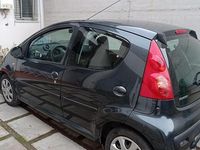 Usata Peugeot 107 68 CV (50 kW) 2011 Grigio Utilitaria
