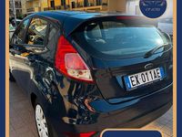 Usata Ford Fiesta 75 CV (55 kW) 2015 Blu Berlina