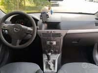 Usata Opel Astra Club 101 CV (74 kW) 2005 Grigio Station wagon