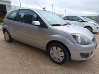 Usata Ford Fiesta 68 CV (50 kW) 2008 Argento Utilitaria