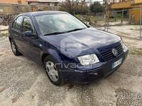 Usata VW Bora Highline 116 CV (85 kW) 2000 Blu Berlina
