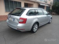 Usata Skoda Octavia 130 CV (95 kW) 2019 Grigio Station wagon