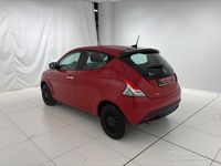 Usata Lancia Ypsilon Silver 70 CV (51 kW) 2023 Rosso Utilitaria