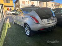 Usata Lancia Delta 120 CV (88 kW) 2012 Grigio Utilitaria