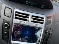 Usata Toyota Yaris Sol 69 CV (50 kW) 2007 Grigio Utilitaria