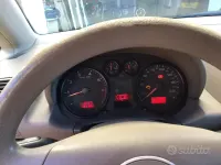 Usata Audi A2 75 CV (55 kW) 2001 Nero Utilitaria