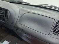 Usata Ford V8 230 CV (169 kW) 2002 Bianco SUV