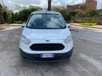 Usata Ford Tourneo Courier 75 CV (55 kW) 2015 Bianco Monovolume