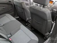 Usata Opel Zafira 2007 Grigio Monovolume