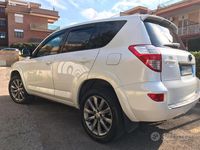 Usata Toyota RAV4 Executive 150 CV (110 kW) 2012 Bianco SUV